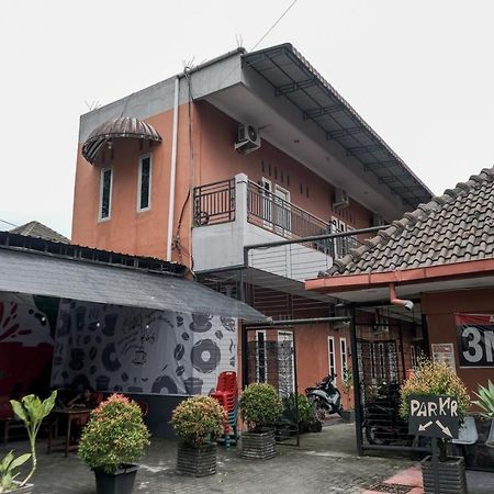 Djaboerigin Mongonsidi Guest House Redpartner Medan Luaran gambar