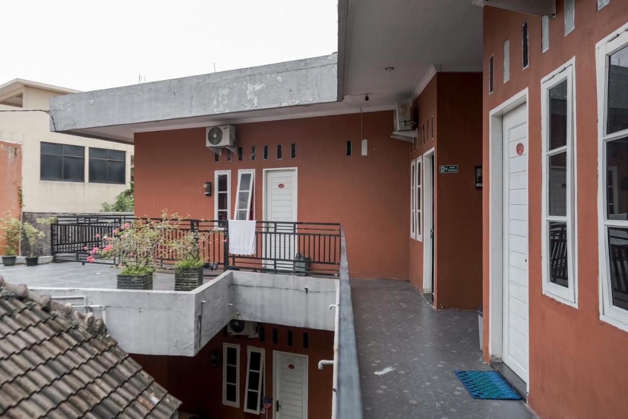 Djaboerigin Mongonsidi Guest House Redpartner Medan Luaran gambar
