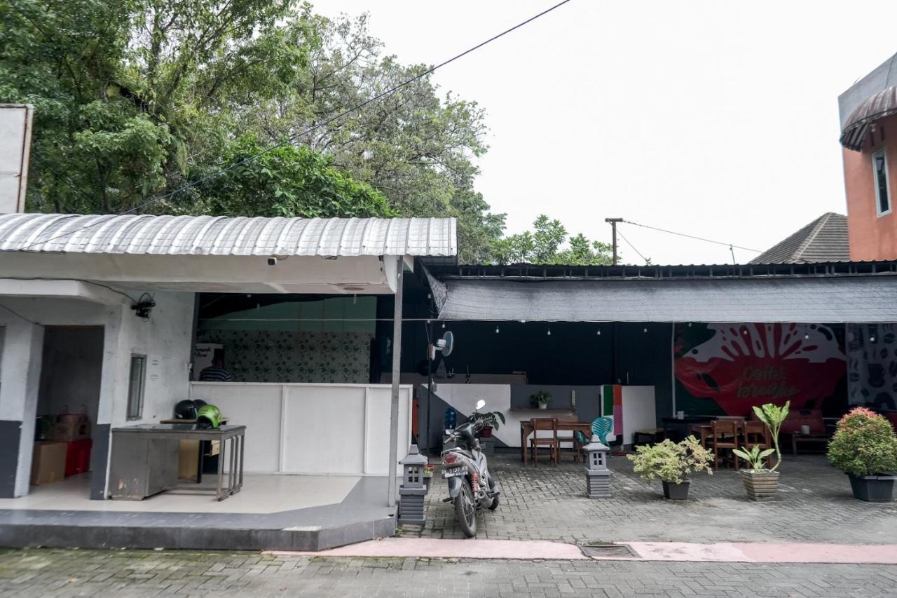 Djaboerigin Mongonsidi Guest House Redpartner Medan Luaran gambar