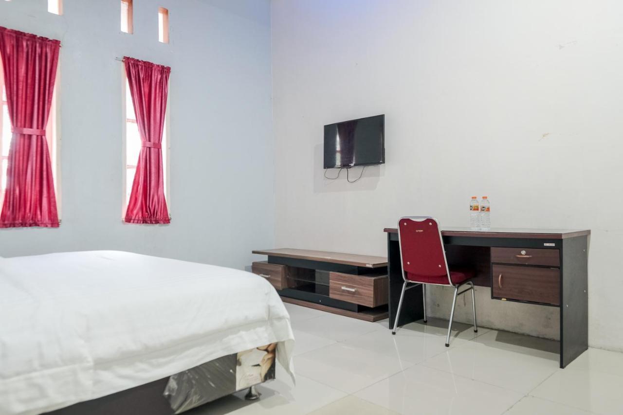 Djaboerigin Mongonsidi Guest House Redpartner Medan Luaran gambar